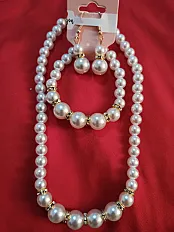 Biserni set "Elegance" (Ogrlica, narukvica i naušnice)