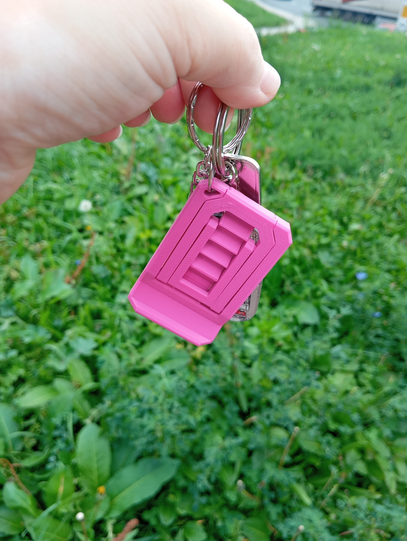 3D stalak za telefon  — slika 1