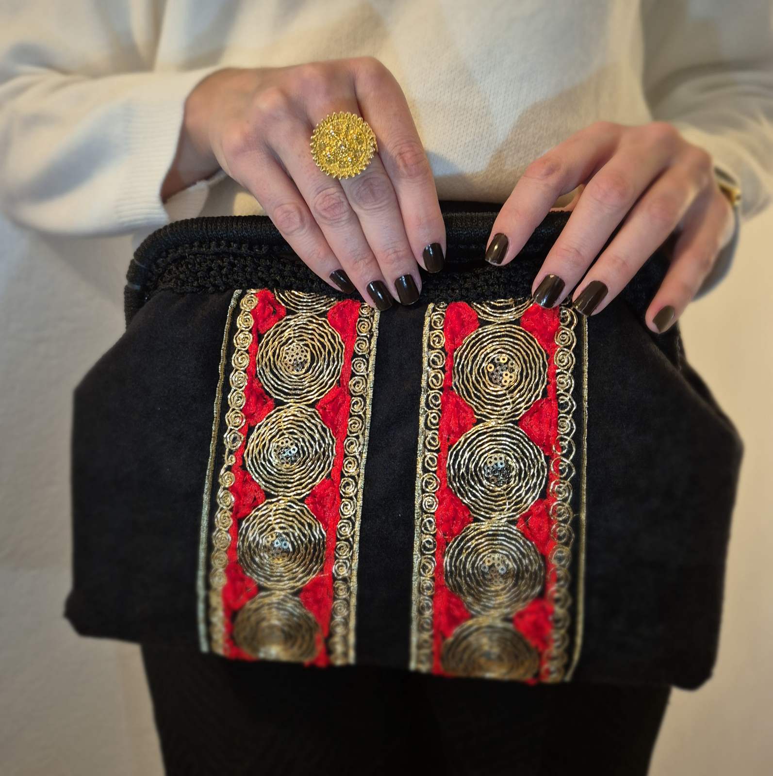Etno elegancija u modernom ruhu — slika 1