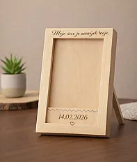 Personalizirani drveni okvir za umetanje fotografije.