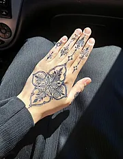 Henna art - Floral Ornament