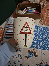 Ručno iscrtana šolja — slika 2