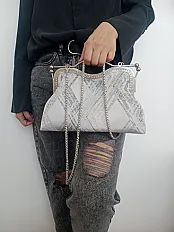 Siva rucno radjena torba | Handmade | Metalni okvir — minijatura 6