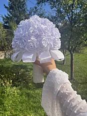Bidermajer od satenskih ruža — slika 3